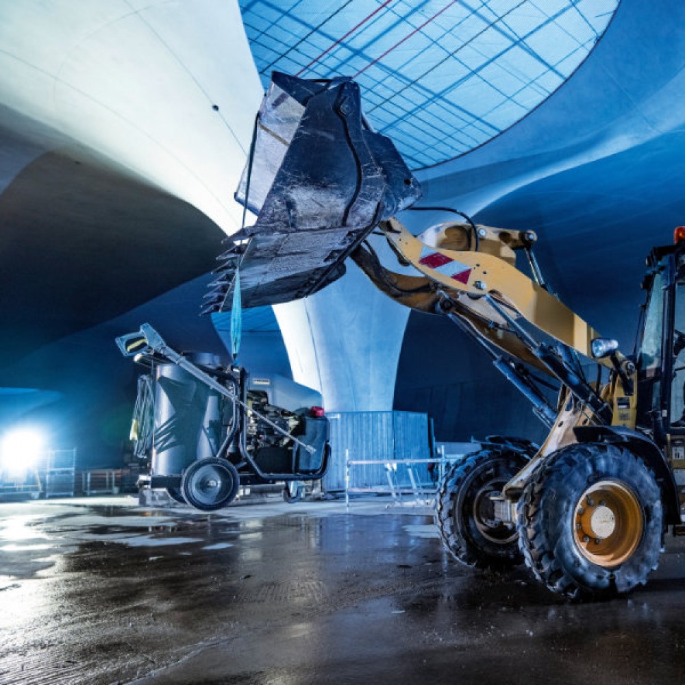 Karcher HDS 10/21-4 Classic Hot Water Pressure Washer | 1.030-911.0